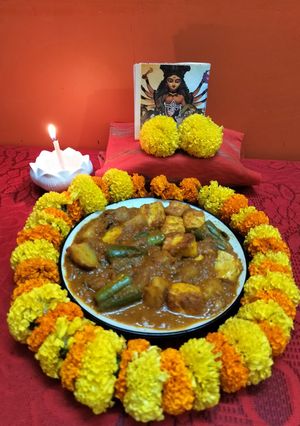 A picture of Pointed gourd and paneer curry.