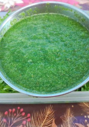 A picture of Mint,coriander leaves 🍃 chutney.