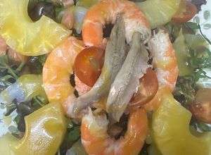 Una foto de 643. Insalata affumicata fresca (entrante ensalada)