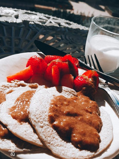 Una foto de Tortitas de Avena con Crema Choco-Banana