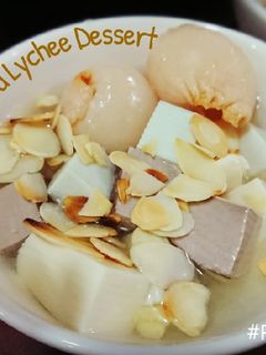 Hình của món Almond Panna cotta Lychee dessert - Chè khúc bạch quốc dân.