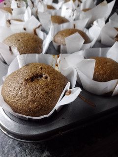 Una foto de Muffins de chocolate con relleno de dulce de leche 🧁