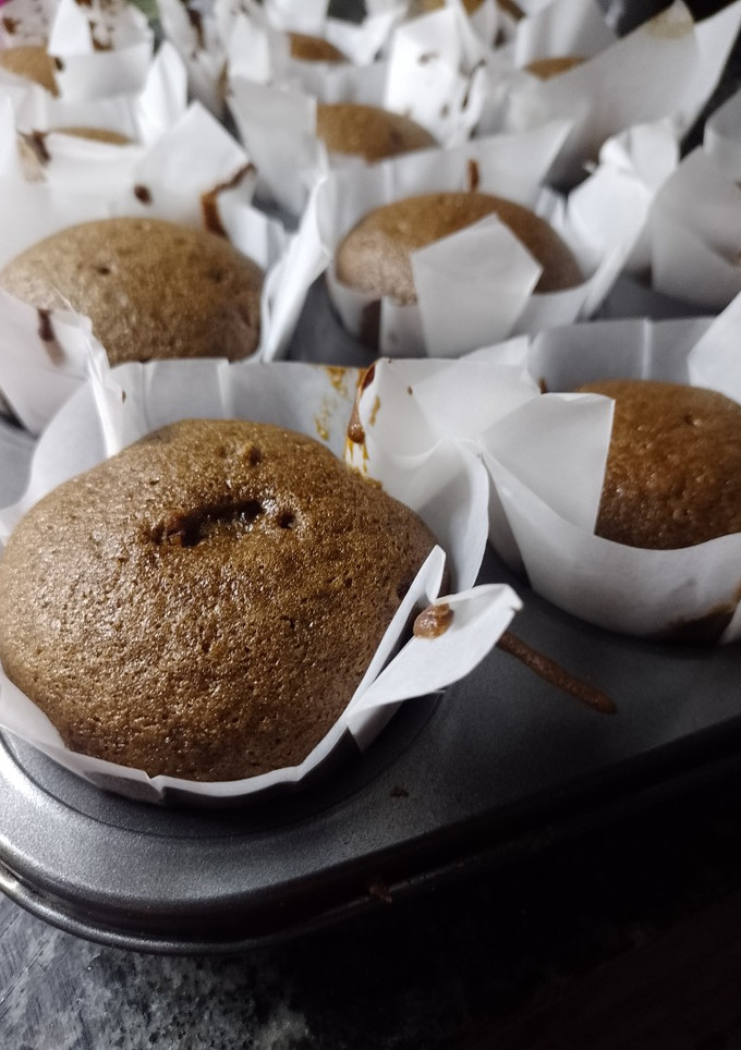 Una foto de Muffins de chocolate con relleno de dulce de leche 🧁