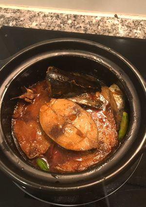 Hình của món Cá ngừ bò kho kẹo.
