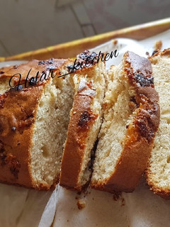 A picture of Banana cake with SHREDDED chocolate BOUNTY.
