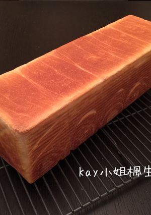 [冷壓力法]基本白吐司 Basic White Loaf (天然酵母版) 的食譜成品照片