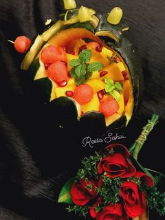 खूबसूरत बास्केट फ्रूट सलाद (Khubsurat basket fruit salad recipe in Hindi) रेसिपी मुख्य फोटो