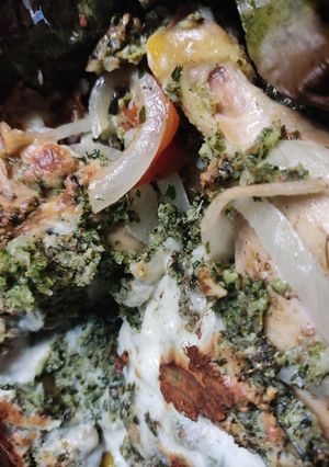 Una foto de Pollo aromático de chipilin y chaya