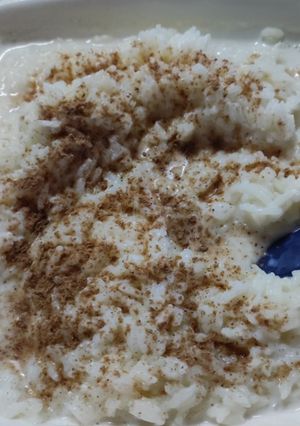 Una foto de Arroz con leche (hecho en microondas)