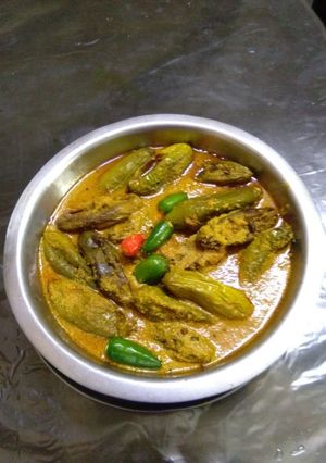 A picture of Parwal poppy seeds curry (potol posto).