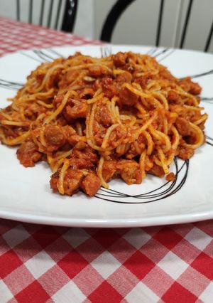 Una foto de Espaguetis a la boloñesa veganos 🌱