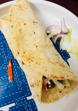 A picture of Chicken tikka showerma.