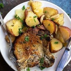 A picture of Crockpot Ranch Pork Chops.