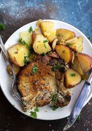 A picture of Crockpot Ranch Pork Chops.