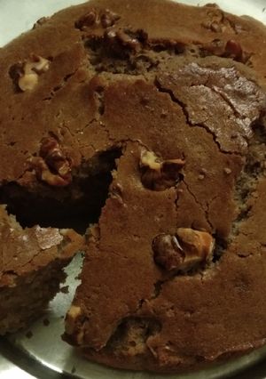 A picture of Walnut Chocolate Cake.