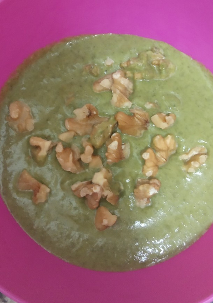 Una foto de Crema de espinacas con nata y calabaza