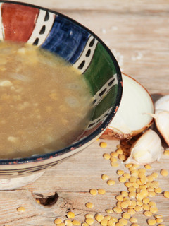 Una foto de Sopa de lentejas amarillas