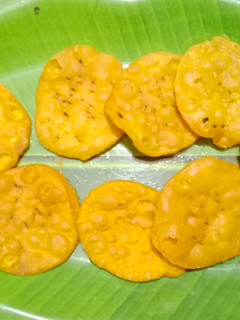 ચાટ પૂરી (Chaat Poori Recipe In Gujarati) રેસીપી મુખ્ય ફોટો