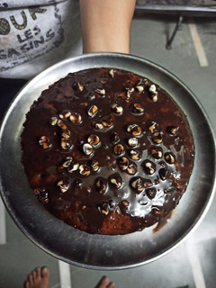 બિસ્કીટ કેક(biscuit cake recipe in gujarati) રેસીપી મુખ્ય ફોટો