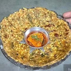 A picture of Methi ki poori.