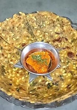 A picture of Methi ki poori.