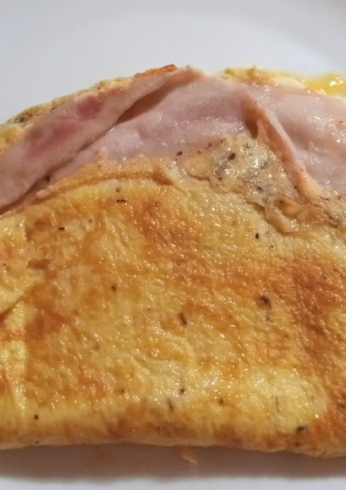 Una foto de Tortilla con jamón y queso