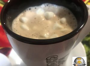 Una foto de Hot chocolate con marsmellows