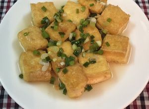 Hình của món Đậu hũ chiên mắm hành.