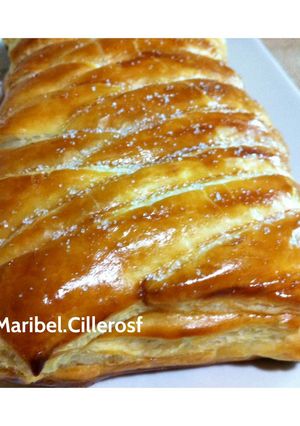 Foto principal de Trenza de hojaldre rellena de chocolate