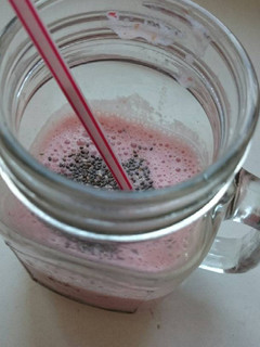 A picture of Strawberry smoothie with chia seeds.