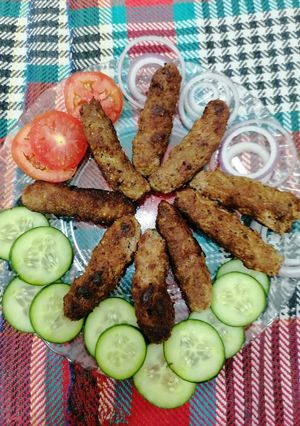 A picture of Seekh kabab in pan😉😋.