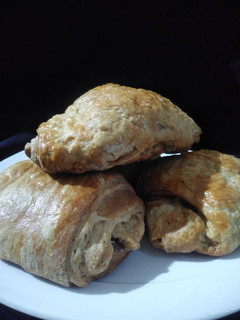 Una foto de Chocolatines y croissants (con masa danesa)