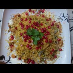 A picture of Bhakharwadi chat.