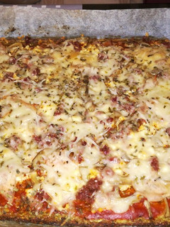 Una foto de Pizza base brócoli y coliflor thermomix