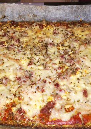 Una foto de Pizza base brócoli y coliflor thermomix