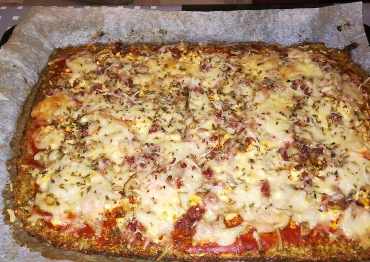 Masa de pizza de coliflor y huevo
