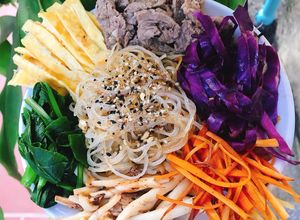 Hình của món Miến trộn thập cẩm.