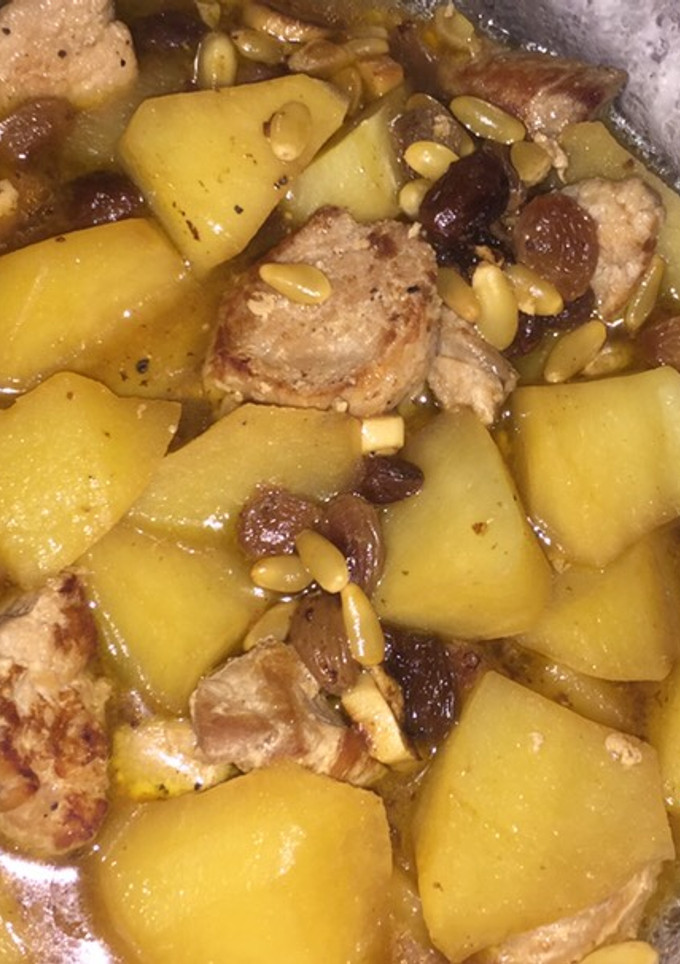 Una foto de Solomillos con pasas y piñones