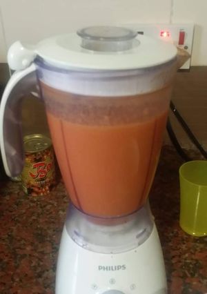 A picture of Tomatoes and Paw paw smoothie.
