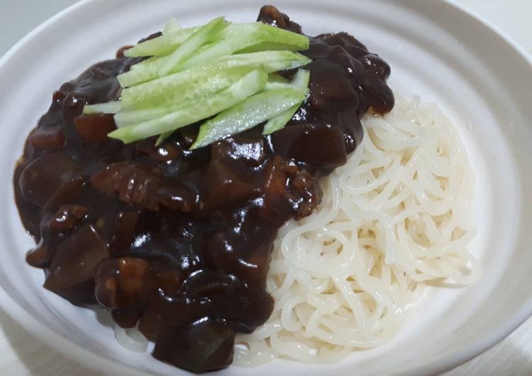 Jjajangmyeon (black bean sauce noodle)