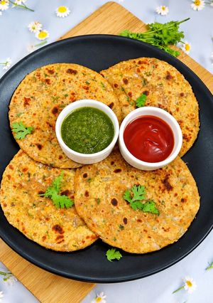 मूली का पराठा रेसिपी मुख्य फोटो
