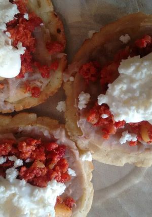 Una foto de Sopes o pellizcadas de chorizo