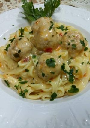 O poză a rețetei Tagliatelle cu chifteluțe în sos alb!.