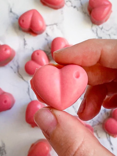 Una foto de Bombones rellenos de crema Kinder 💘