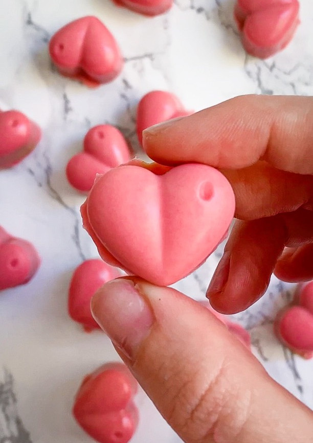 Una foto de Bombones rellenos de crema Kinder 💘