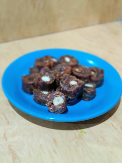 A picture of Sugarfree Dates Roll.
