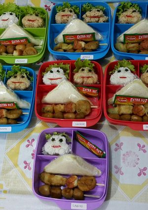 Foto resep Bekal Anak Bento "Sate Goreng"😍😙