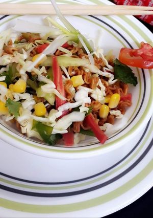 A picture of Crunchy Salad.