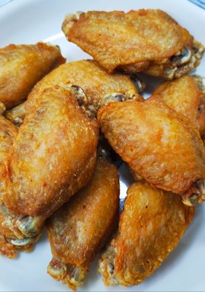 รูปของ ปีกไก่ทอดเกลือ+ใบมะกรูด