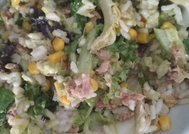 Ensalada de arroz con guacamole